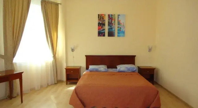 City Hotel