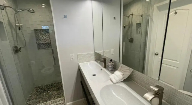 Коттедж Cheerful, Beautifully Remodeled, Modern, Comfortable Home
