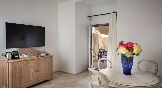 Iconic Luxury Suite