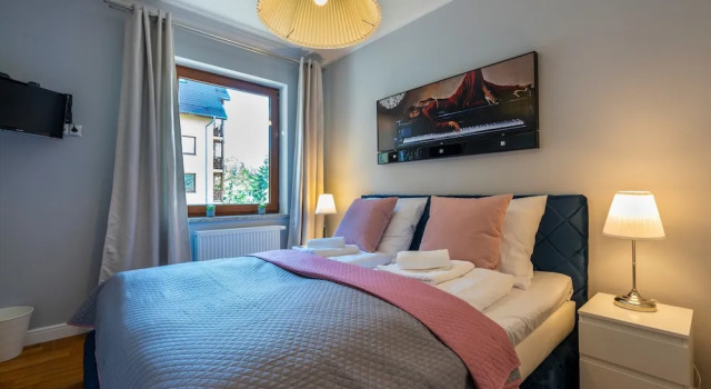 Семейные апартаменты с балконом RentPlanet - Apartamenty Szrenica