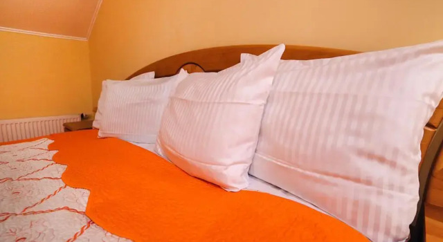 Aparthome Людовик, Забронировать Отель Отели Львова 3 звезды, рядом с Костел Ордена Иезуитов, 3*