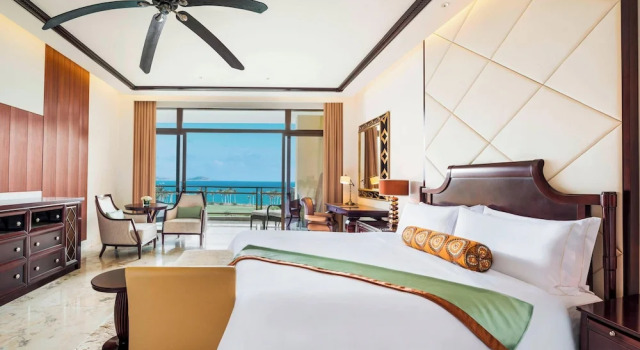 Двухместный номер Premium с балконом и с видом на океан Курорт The St. Regis Sanya Yalong Bay