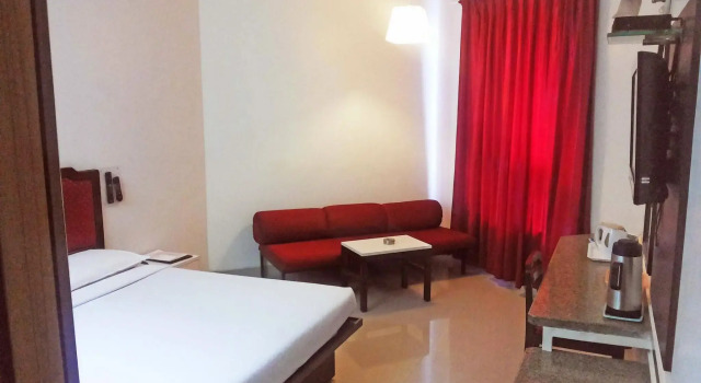 Номер Deluxe Hotel Ashish Plaza