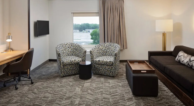 Люкс c 1 комнатой SpringHill Suites by Marriott Green Bay