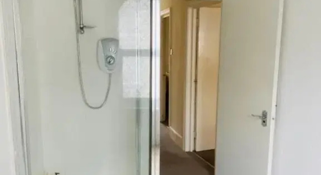 7 Bedrooms House Beside the Sea, Забронировать Отель Отели Исторического графства Суссекса с парковкой, Парковка