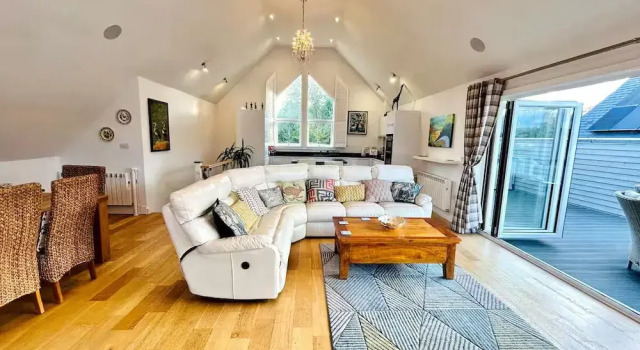 Коттедж Deluxe Cotswolds Lakeside Home-Summer Lake