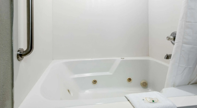 Двухместный люкс Quality Inn & Suites Brownsburg - Indianapolis West