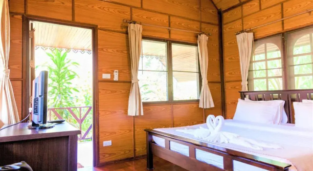 Бунгало с видом на сад Bangrak Pier Bungalow