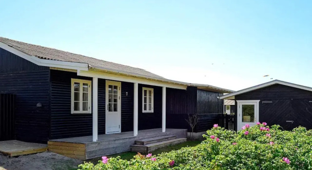 Коттедж Premium Holiday Home in FanÃ¸ near Beach