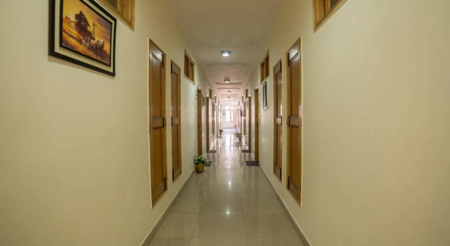 Hotel Satkar Residency - Riverside Old Manali, Забронировать Отель Недорогие отели Манали, недорого