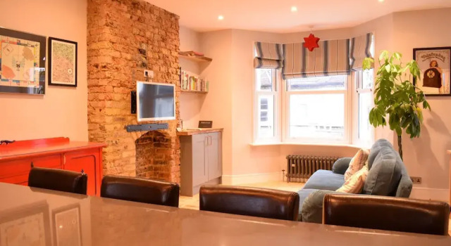 Retro 2 Bedroom Flat in Clapham, Забронировать Отель Отели Англии 3 звезды, 3*