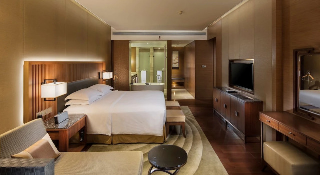 Двухместный номер Standard с балконом Hilton Wuhan Optics Valley