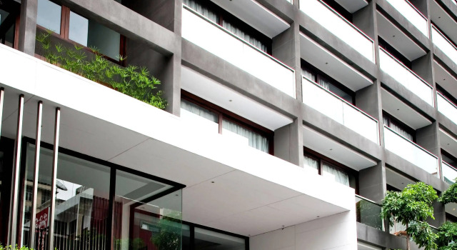 LUXX Langsuan Hotel