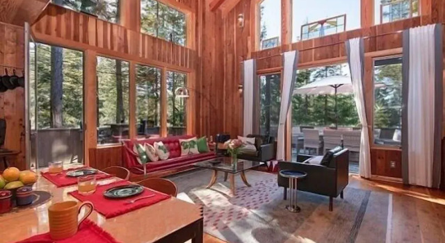 The Sonoma Treehouse 3 Bedroom Home by RedAwning
