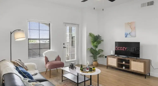 Апартаменты с 2 комнатами CozySuites at Chandler