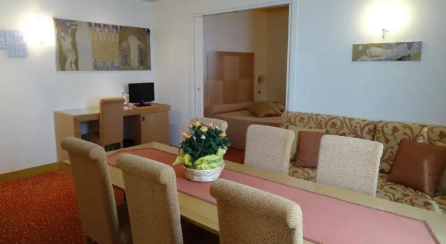 Полулюкс Hotel Roma