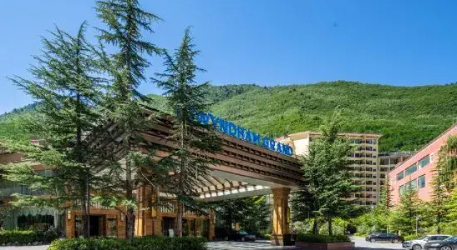 Wyndham Grand Plaza Royale Jiuzhaigou, Rezerwuj Hotel Ngawa Chiny
