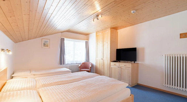 Трёхместный номер Standard с балконом Hotel Parnass