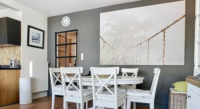Апартаменты Cosy Sunny Apartment Near Zeedijk