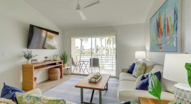 Sunny St Pete Getaway With Shared Pool & Hot Tub, Rezerwuj Apartament Saint Petersburg Pinellas County
