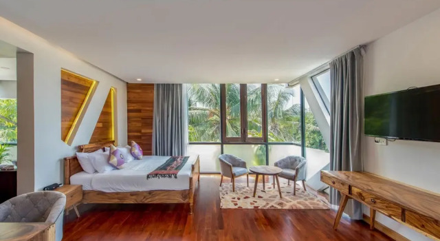 Villa Eternal, Private Pool, 3 Floors & Rooftop Terrace, Boek Villa Hotels in Siem Reap met parkeren, Parkeren