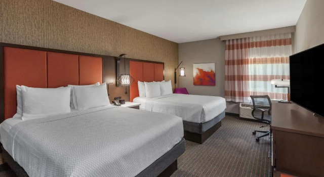Четырёхместный номер Standard La Quinta by Wyndham Houston East at Sheldon Rd