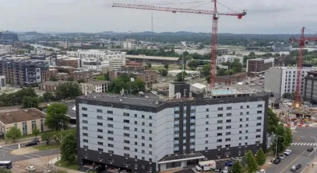 2bdr Downtown Nashville Apartment. Walk to Broadway and Music City Center with Rooftop Pool - 3, Забронировать Апартаменты/квартира Нэшвилл Теннесси, рядом с Первый центр изобразительного искусства