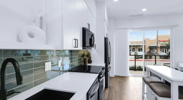 Luxury Resort-style Living Centrally Located, Забронировать Отель Нью-Браунфелс Greater San Antonio, рядом с New Braunfels Town Center at Creekside