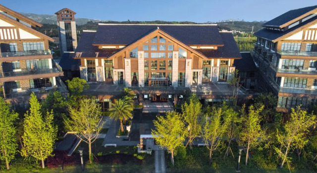 Lake International Hotel, Varaa Hotelli Xingyi Guizhou