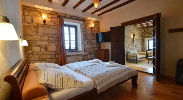 Chesa Konoba Sea View, Забронировать Отель Ровинь Rovinj Riviera, рядом с Пристань для яхт Ровиня