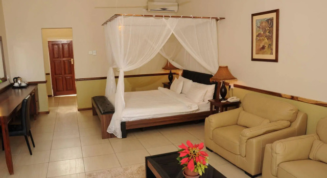 Lake Kariba Inns, Book Hotel Hotels in Siavonga with Parking, Parking
