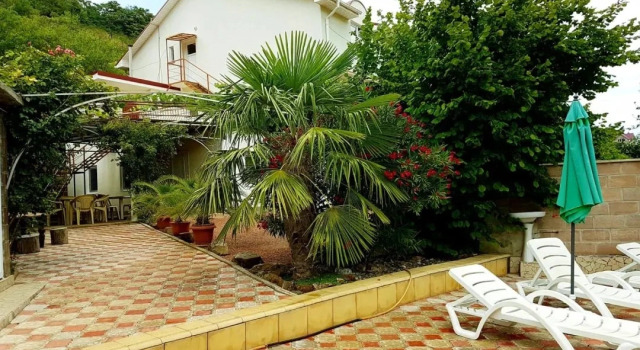 Flamingo Guest House, Đặt Nhà khách Khách sạn ở Alushta, Ukraine có hồ bơi, Hồ bơi