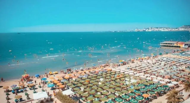 Cheap studios , 10 meters from beach