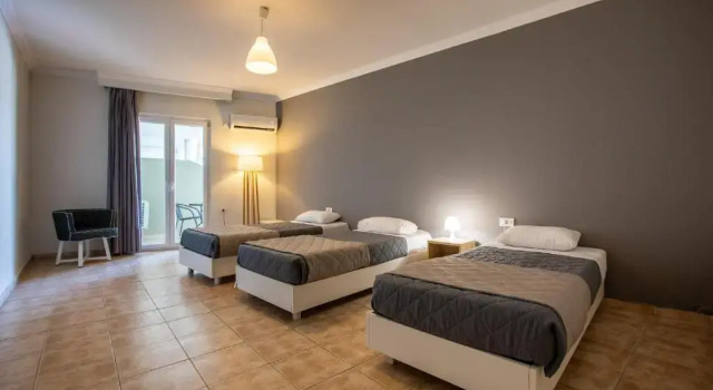 Трёхместный номер Standard с видом на бассейн Cameo Beach Resort