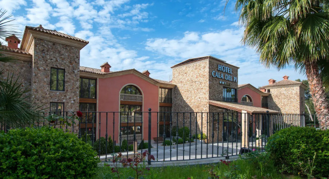 Hotel Cala del Pi - Adults Only, Rezervați Hotel Hoteluri SPA în Girona, SPA