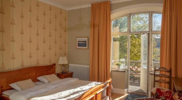 Двухместный номер Deluxe с балконом Hotell Station