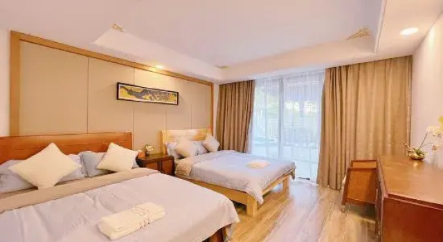 Кровать в общем номере с 6 комнатами Huizhou Nankunshan Chuyi Designer Parent-child Theme Pool Hot Spring Villa