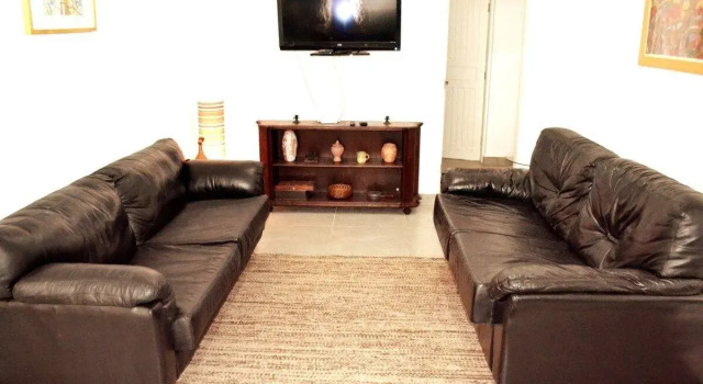 Nova, piscina exclusiva, 350 m. de Camburizinho