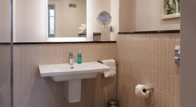 Трёхместный номер Standard c 1 комнатой The Malone Hotel
