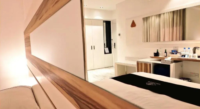 Двухместный номер Classic с балконом и с видом на внутреннюю территорию The Ciao Stelio Deluxe Boutique Hotel
