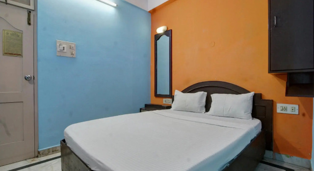 SPOT ON 39787 Radha Krishna Deluxe Lodge