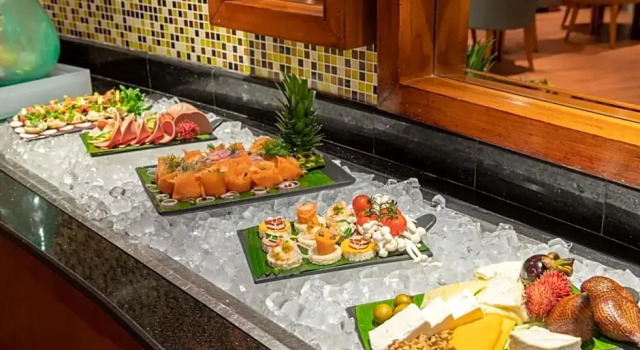 Полулюкс Radisson Blu Hotel, Jeddah