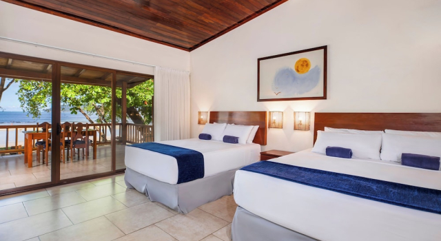 Люкс c 1 комнатой рядом с пляжем The Coast Beachfront Hotel