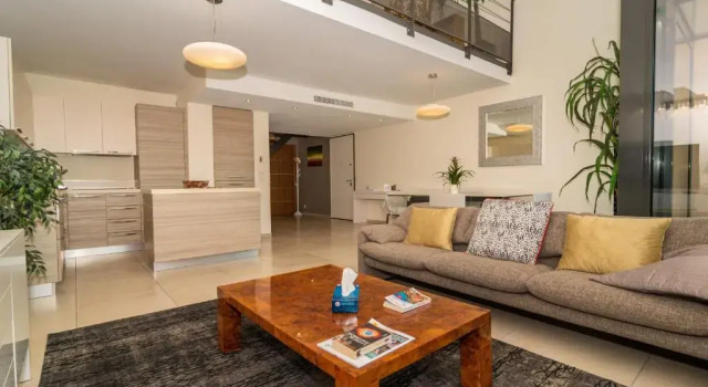 Апартаменты Cannes Luxurious duplex apartment - green & quiet environment centre 5 mns by Olam Properties