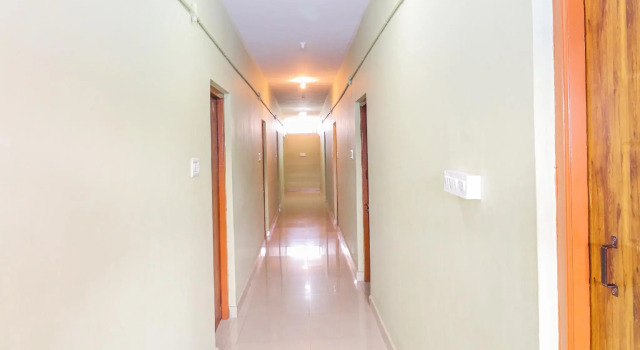 Spot On 40012 Krishna Residency, Забронировать Отель Отели штата Карнатаки 3 звезды, 3*
