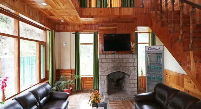 OYO 13715 Home Exotic River View Naggar Road