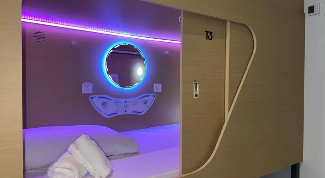Капсула Urban Cube Hostel Granada