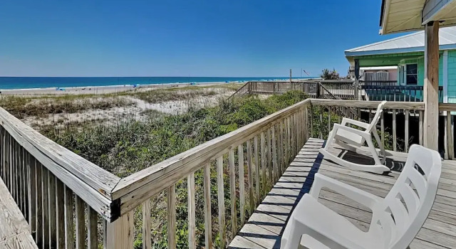 Kirk's Mema's Beach by Topsail Realty, Забронировать Отель Отели Холли Ридж с парковкой, Парковка