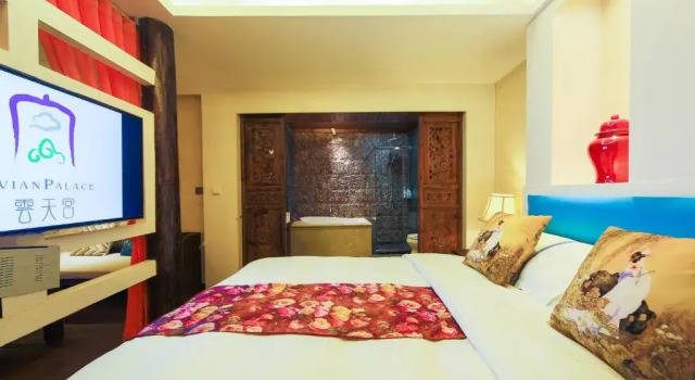 Lijiang Yuntian Palace Hotel, Забронировать Отель Лицзян Юньнань, рядом с Улица Сквер-стрит Древнего города Даянь
