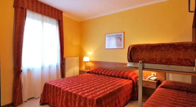 Четырёхместный номер Standard Hotel Eden Salò